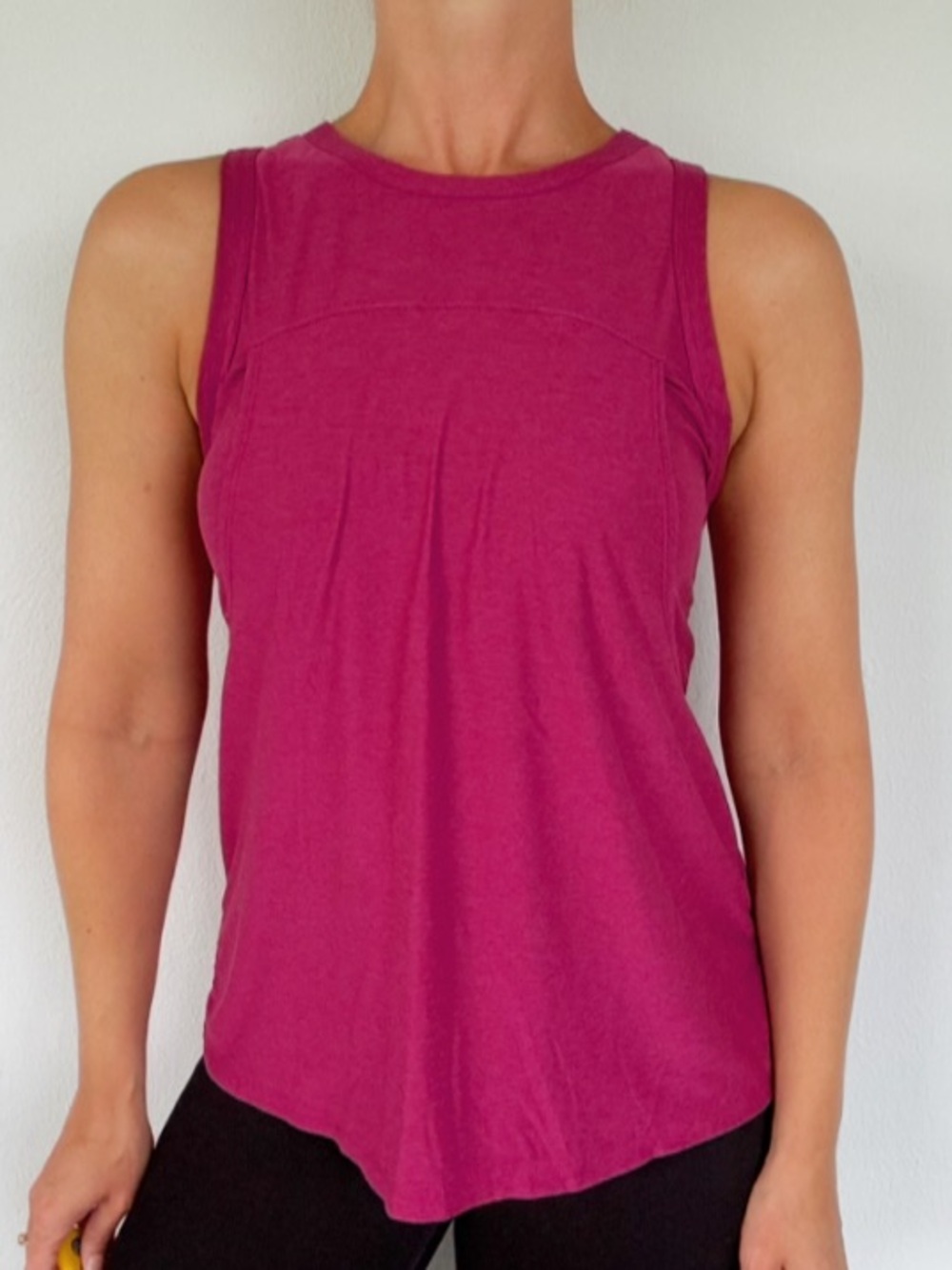 Old Navy Active Cloud 94 soft Go-Dry magenta pink cut out back tank size small